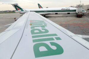 ALITALIA:CORSA EVITARE 600 ESUBERI,VERSO ACCORDO SOLIDARIETA'